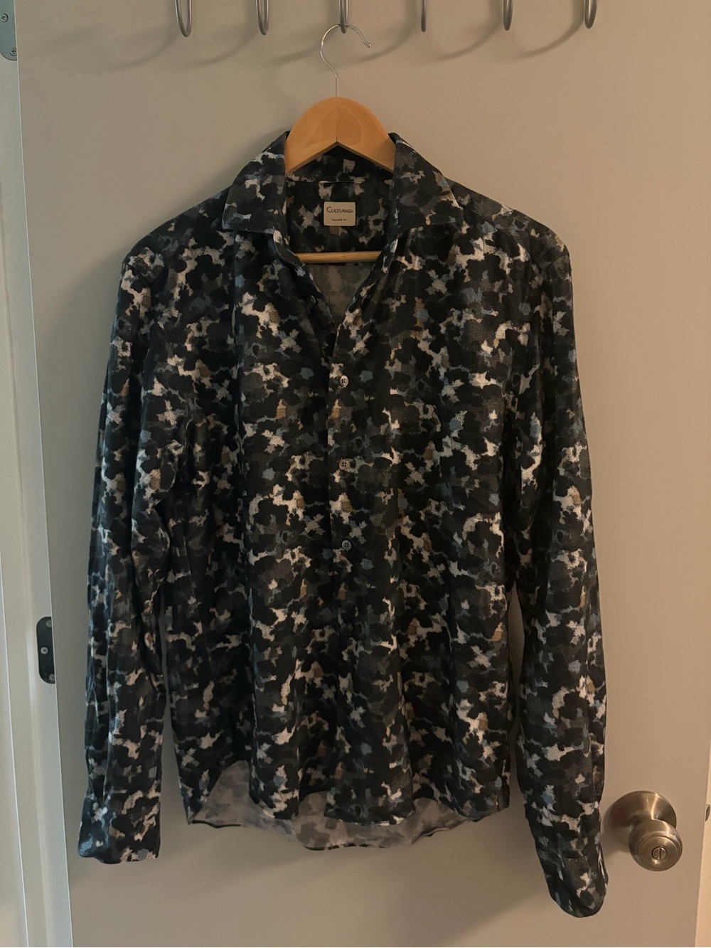 Culturata Tailored Long Sleeve Button-Down Shirt - M - Abstract Print